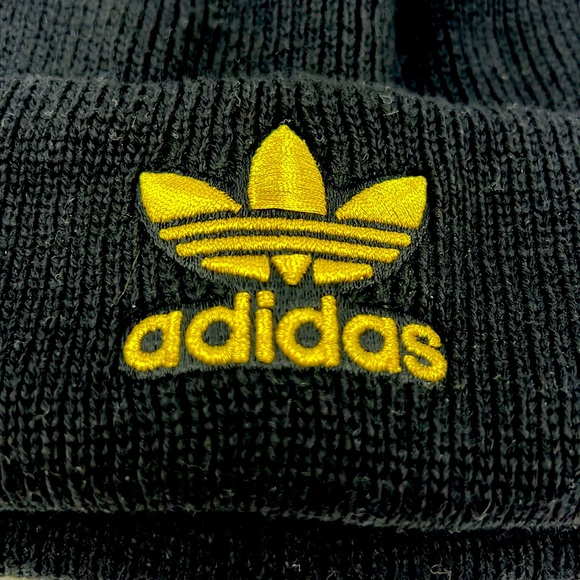 ADIDASđź’Ż BLACK STANDARD FIT BEANIE HAT, ONE SIZE, GOLD LOGO EMBROIDERED, UNISEX - Picture 5 of 13